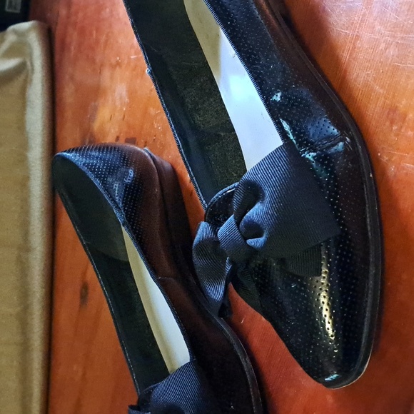 9 West 'Edwina' black shoes - Picture 2 of 8